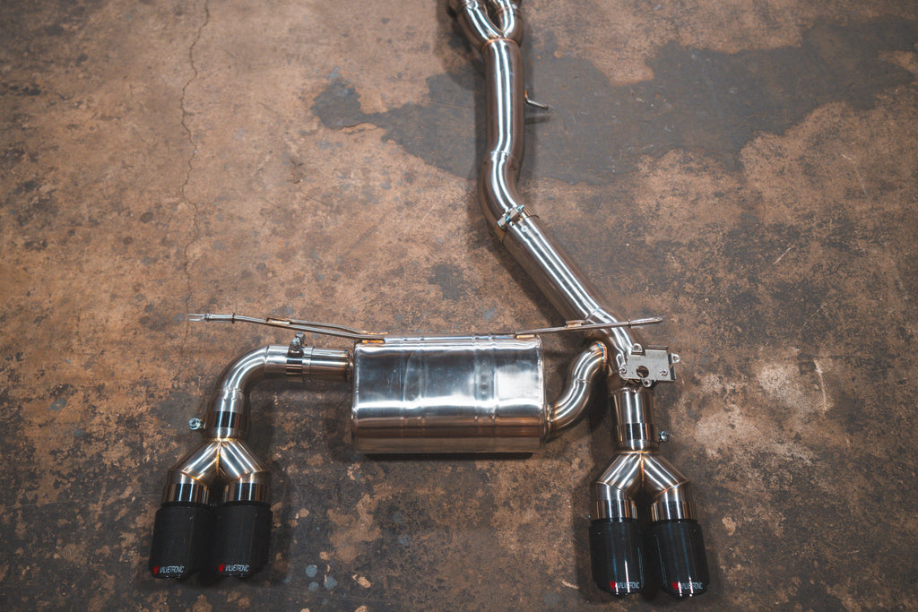 BMW F87 M2 Competition Equal Length Sportuitlaat met kleppen