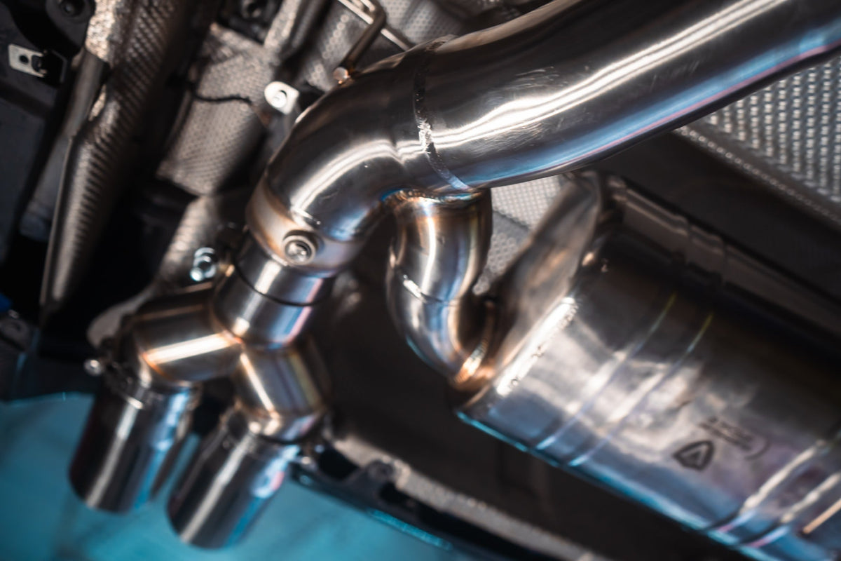 BMW F80/F82/F83 M3/M4 Equal Length Sportuitlaat met kleppen