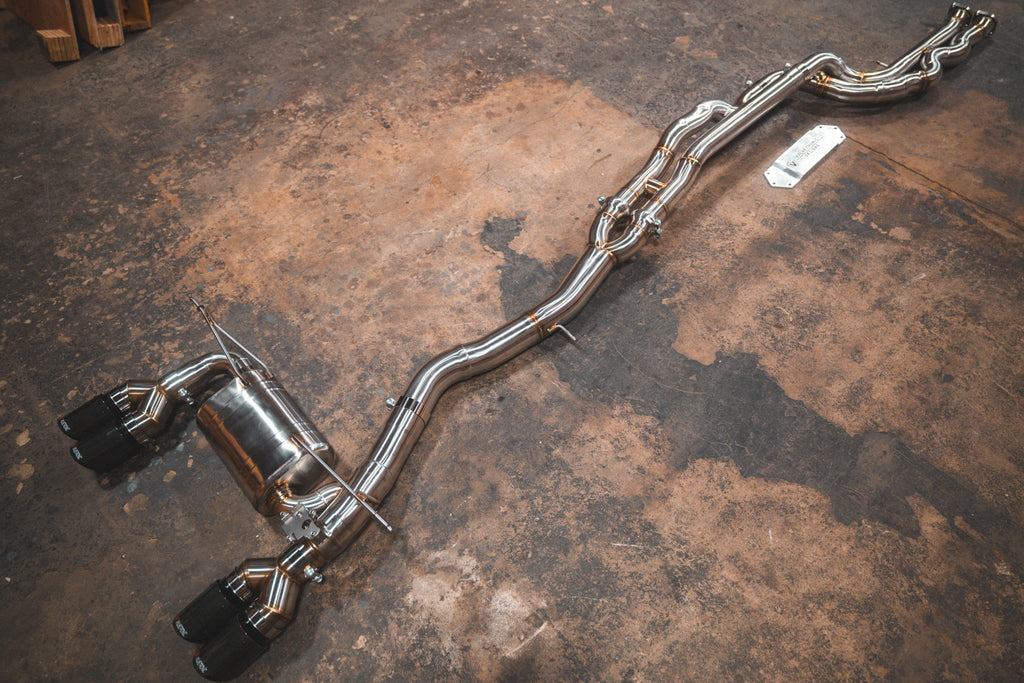 BMW F80/F82/F83 M3/M4 Equal Length Sportuitlaat met kleppen